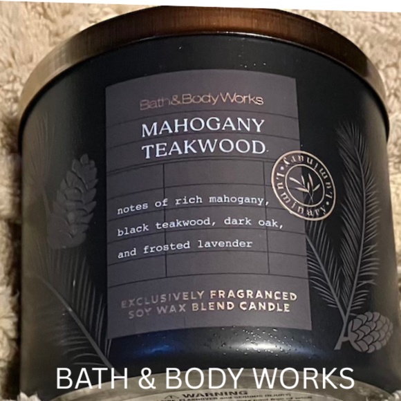 3 WICK CANDLE - MAHONGANY TEAKWOOD - BATH & BODY WORKS - BRAND NEW WITH TOP - Picture 1 of 5